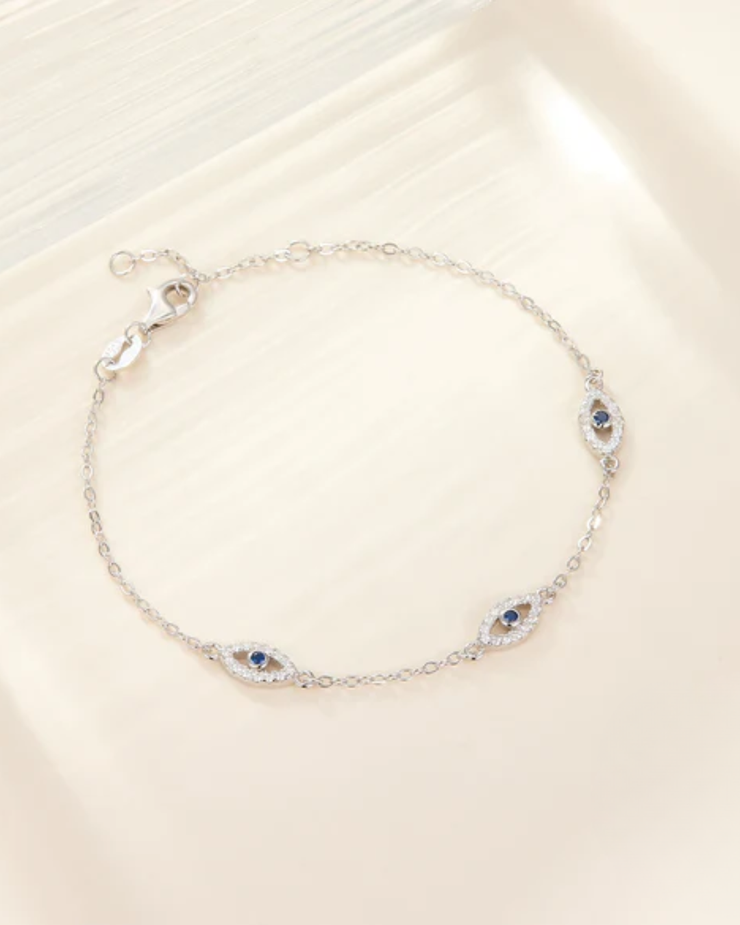 Pulseira Avelina Olho — aço inoxidável com acabamento prata esterlina