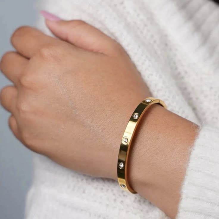 Pulseira  Estilo Clássico- banhado a ouro 18k em aço inoxidável