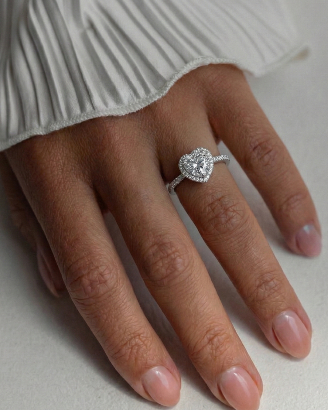 Anel Celeste em prata esterlina lapidado com zircónia