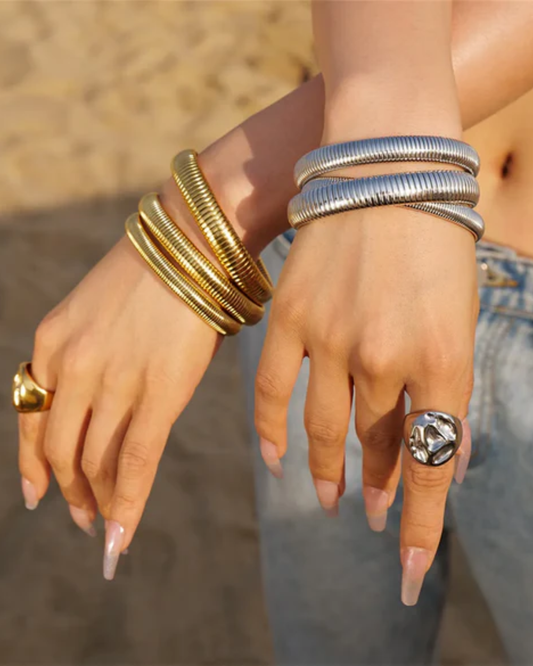 Conjunto 3 pulseiras + 1 Anel - banhado a ouro 18k em aço inoxidável