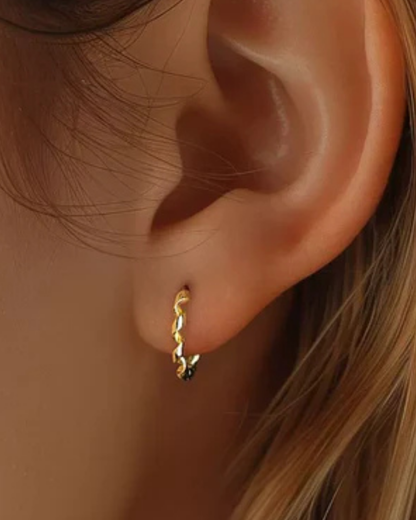 Brinco Delicato — banhado a ouro 18k em aço inoxidável