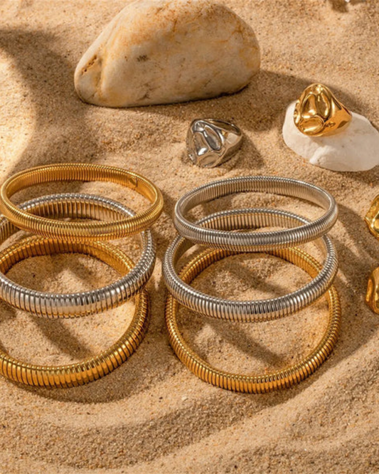 Conjunto 3 pulseiras + 1 Anel - banhado a ouro 18k em aço inoxidável