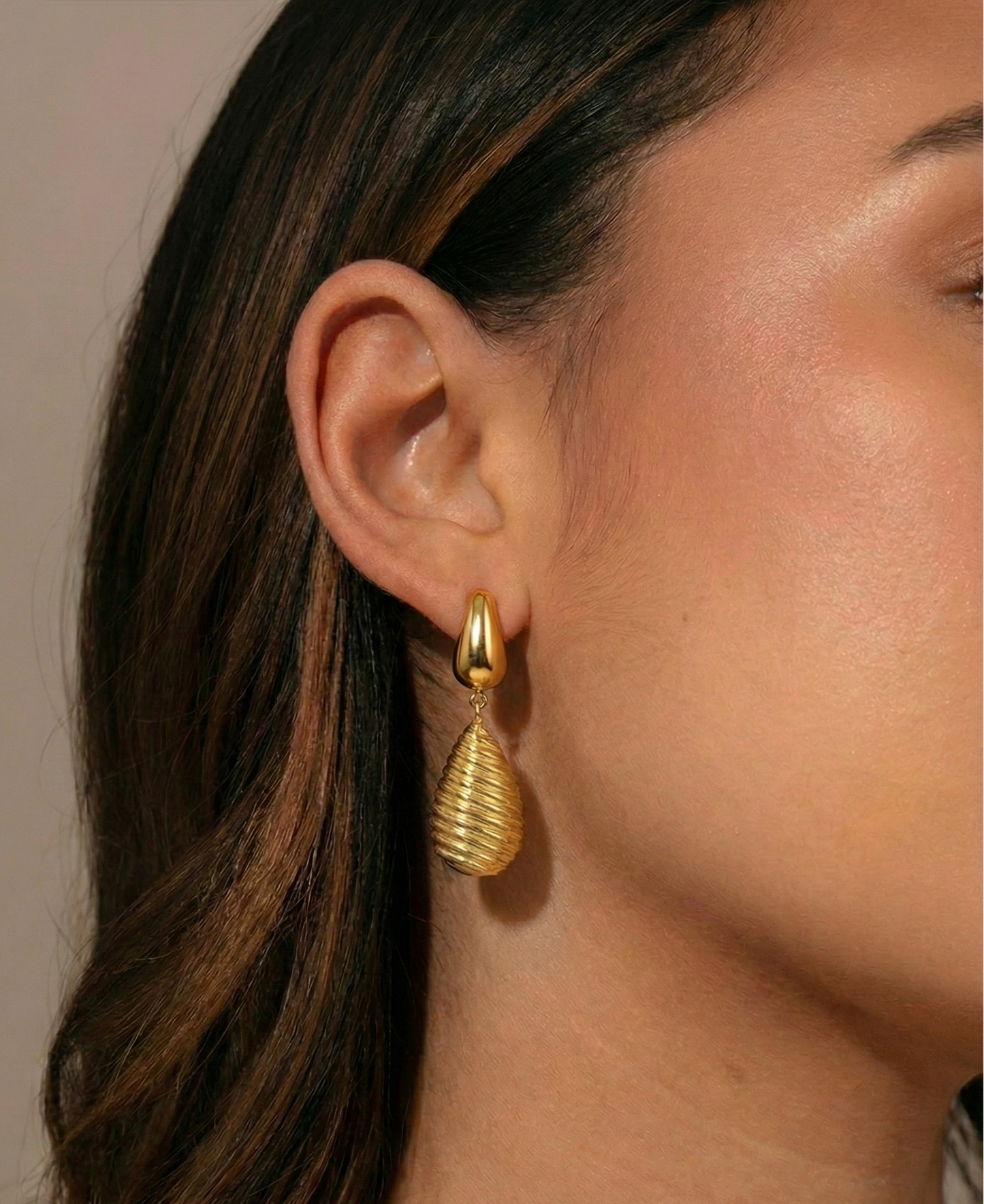 Brinco Aurélia — banhado a ouro 18k em aço inoxidável